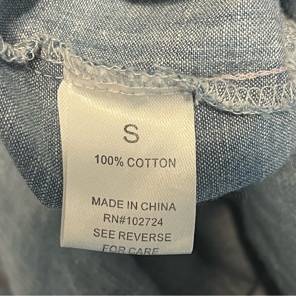 HESTER & ORCHARD NWT Women's Chambray Denim Button Down Size Small - Picture 7 of 7